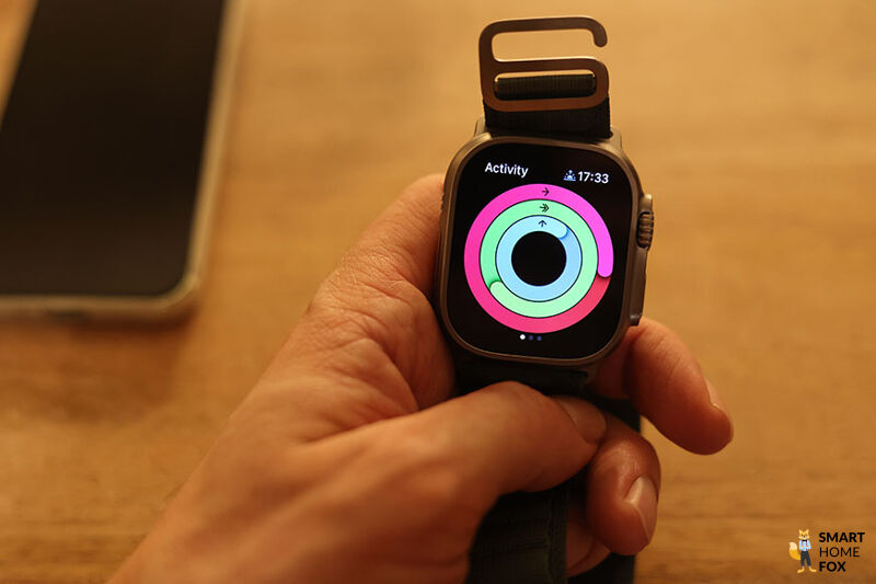 Трекер активности на часах Apple Watch Ultra.